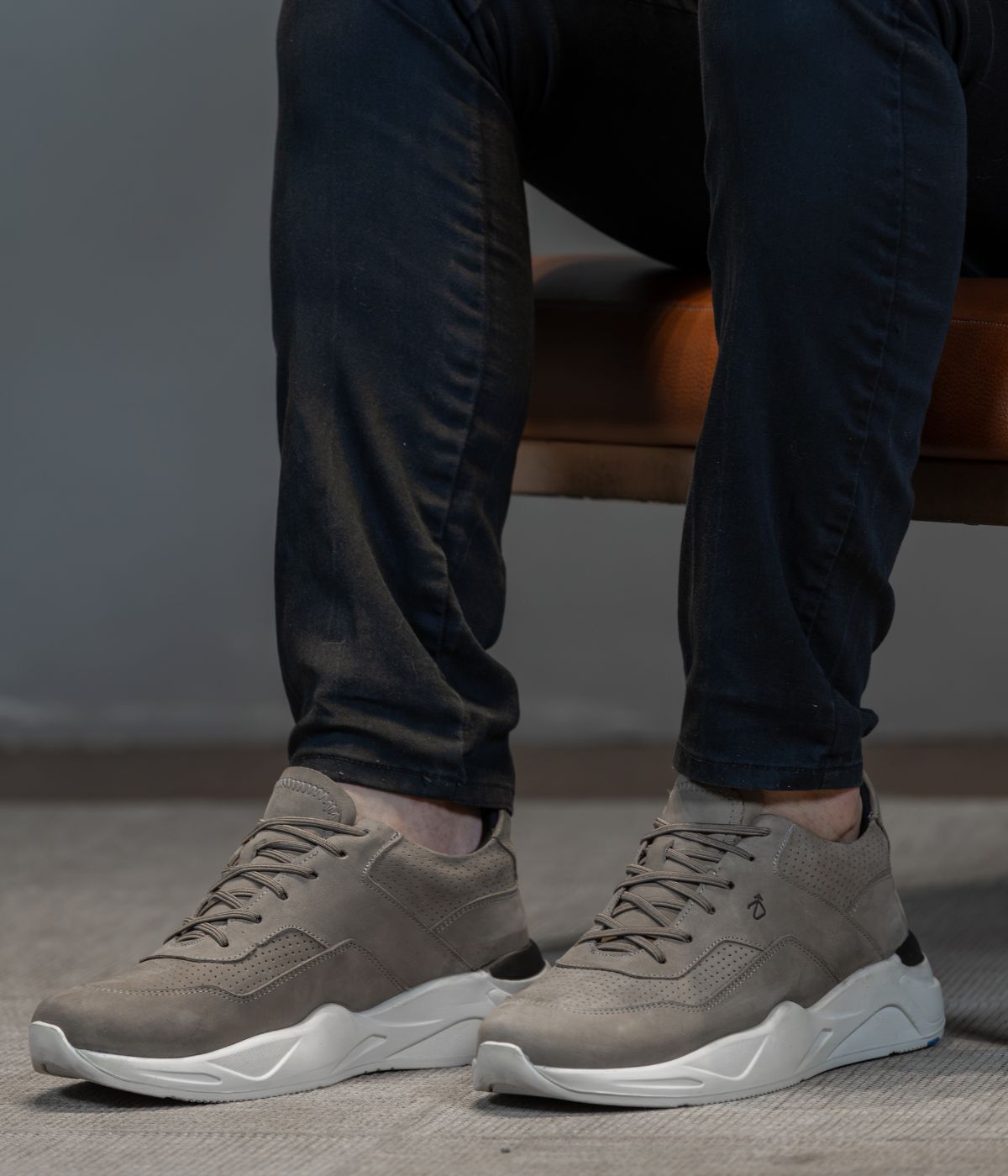 Titan | Boost your height (+3.9”)